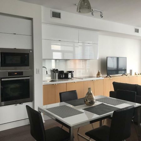 Toronto Downtown Luxurious Stylish 3 Bedroom 3 Bath 2 Balconies Near Rogers Centre Lakeview Condo Luaran gambar