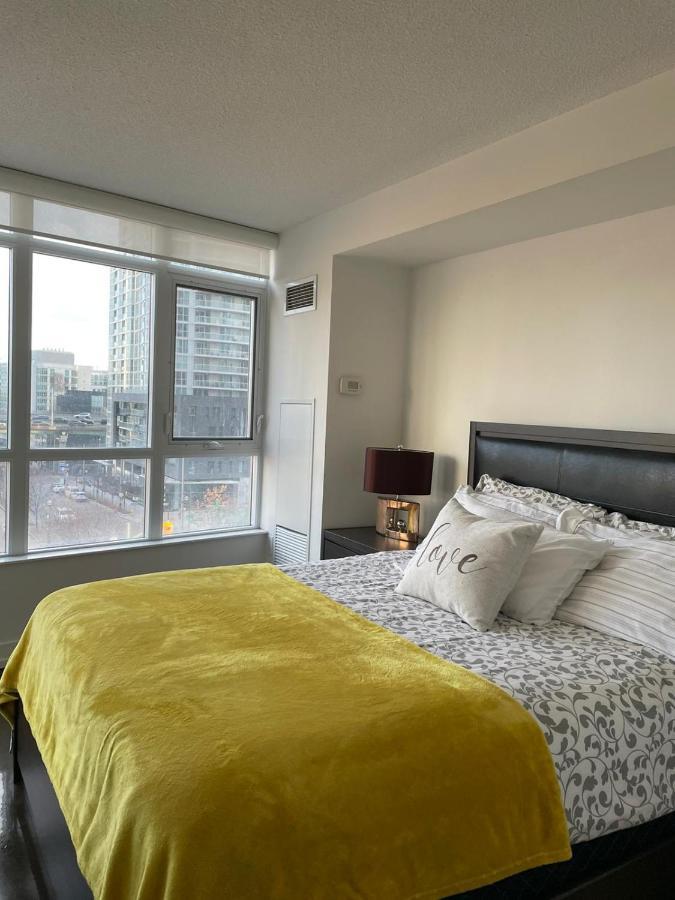 Toronto Downtown Luxurious Stylish 3 Bedroom 3 Bath 2 Balconies Near Rogers Centre Lakeview Condo Luaran gambar