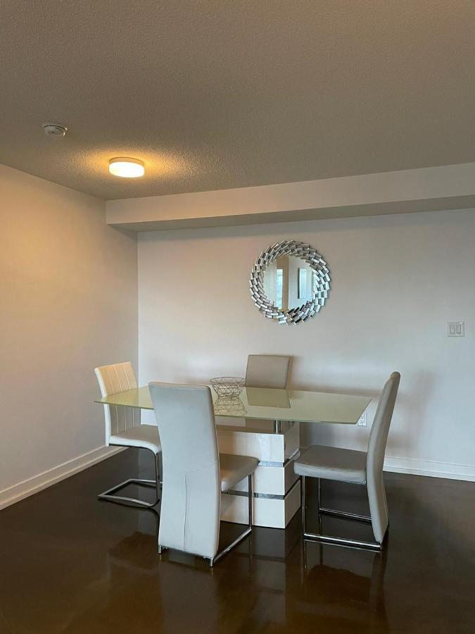 Toronto Downtown Luxurious Stylish 3 Bedroom 3 Bath 2 Balconies Near Rogers Centre Lakeview Condo Luaran gambar