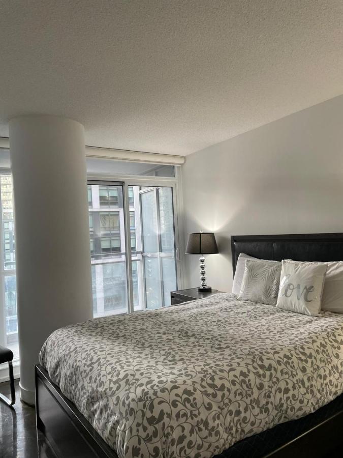 Toronto Downtown Luxurious Stylish 3 Bedroom 3 Bath 2 Balconies Near Rogers Centre Lakeview Condo Luaran gambar