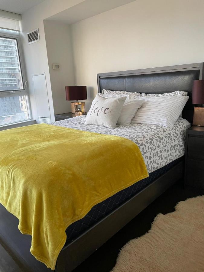 Toronto Downtown Luxurious Stylish 3 Bedroom 3 Bath 2 Balconies Near Rogers Centre Lakeview Condo Luaran gambar